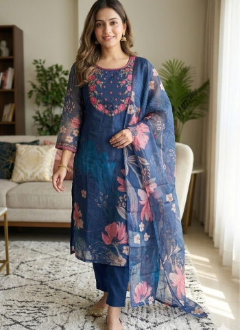 EMBROIDERED KURTHI SET