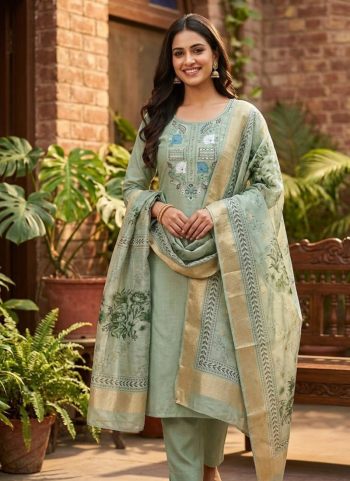 EMBROIDERY NECK KURTHI SET